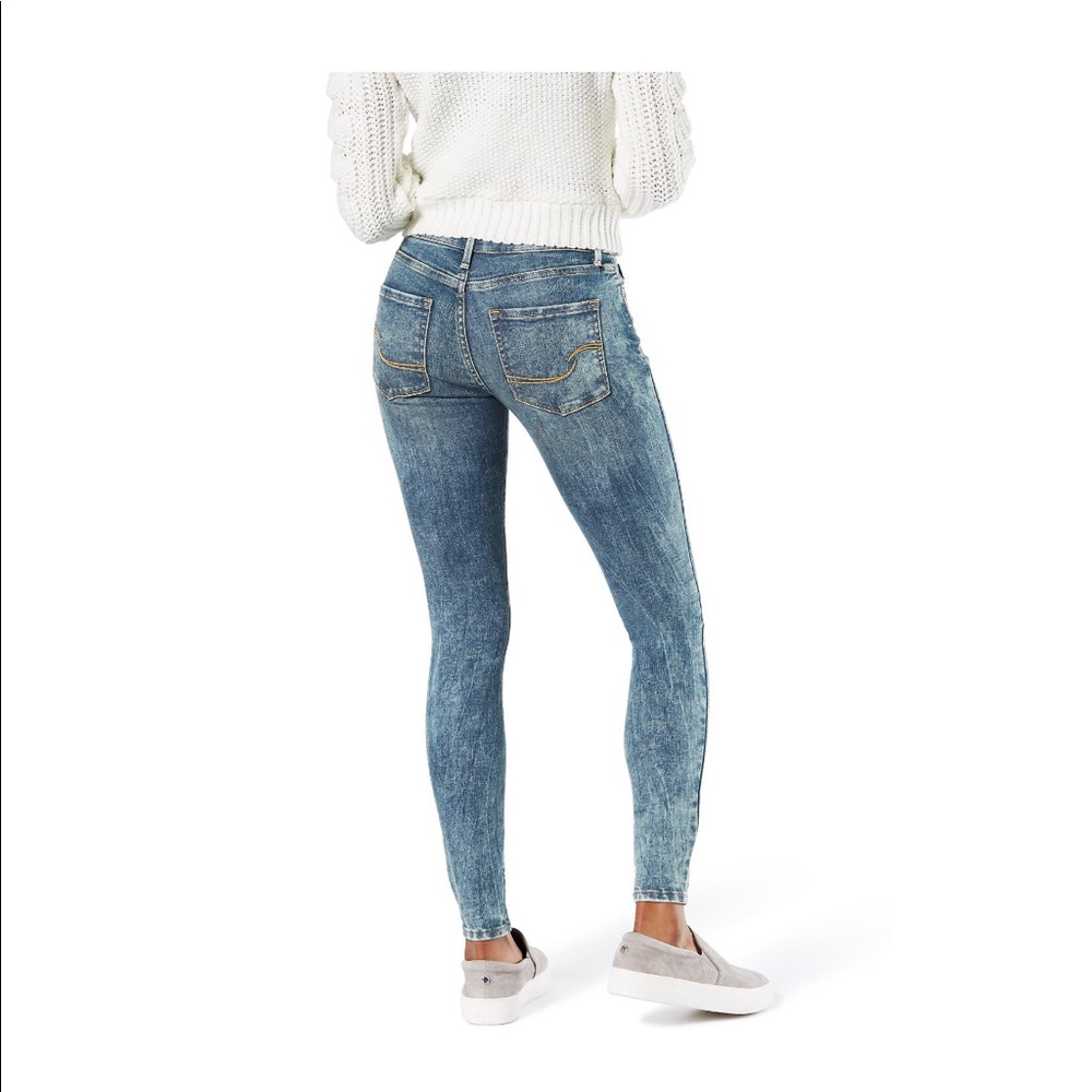 Signature Levi Strauss Modern Skinny Jean - Picture 2 of 10